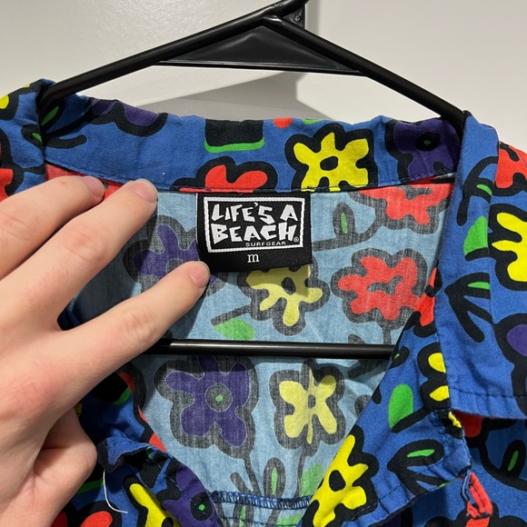 Life’s a Beach Floral Button Up - Picture 3 of 3